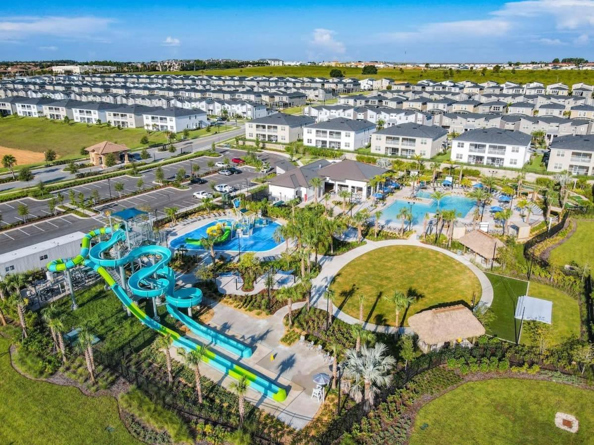 Superb Thematic 2Br Condo With 2 Clubhouses Kissimmee Exteriör bild